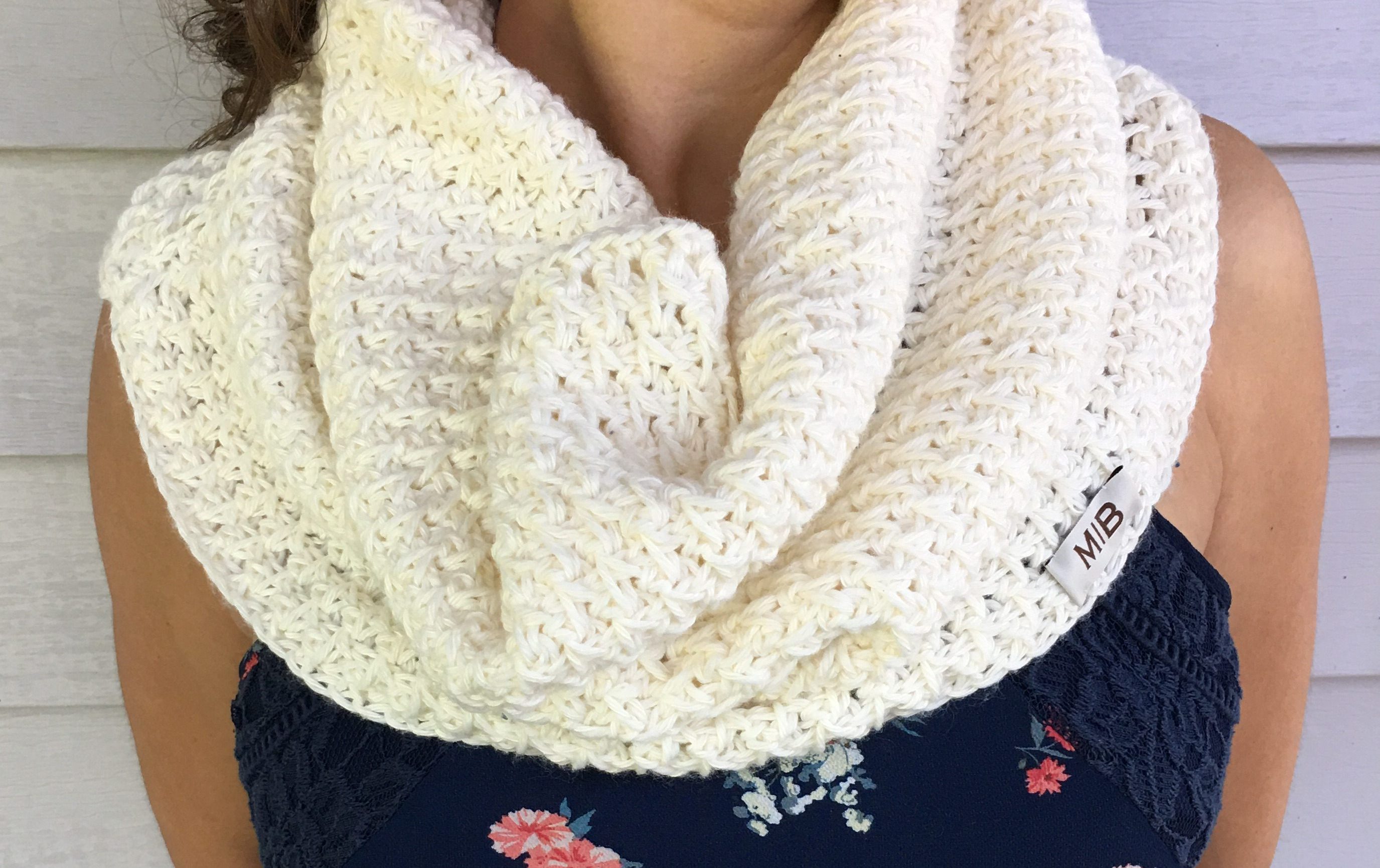 Arrow Stitch Cowl